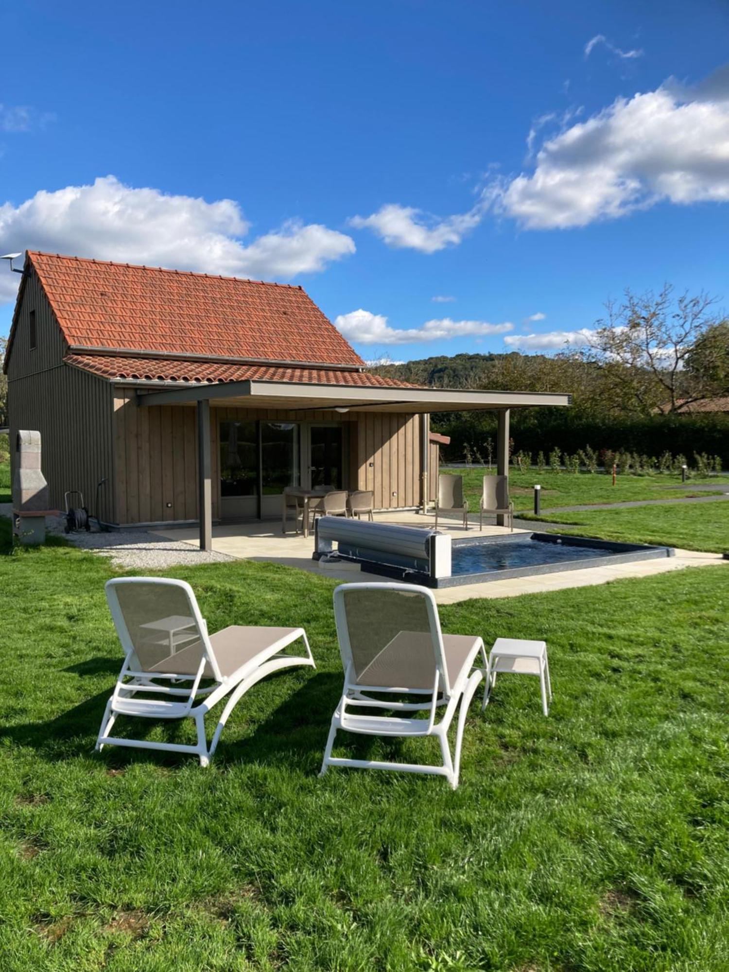 La Plaine Aux Etoiles - Maison Individuelle Avec Piscine Balneo Privative Et Jardin Domme Exterior foto